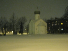 Церковь Двенадцати апостолов на Пропастях (на Пропастех) - Вид на церковь со стороны Десятинной улицы