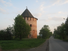 Новгородская Белая башня - Белая башня - вид с Троицкой улицы